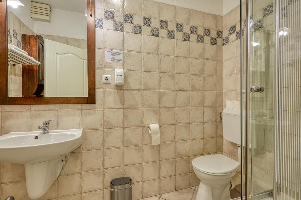 Tercia Hubertus Panzio Bed & Breakfast Sopron Luaran gambar