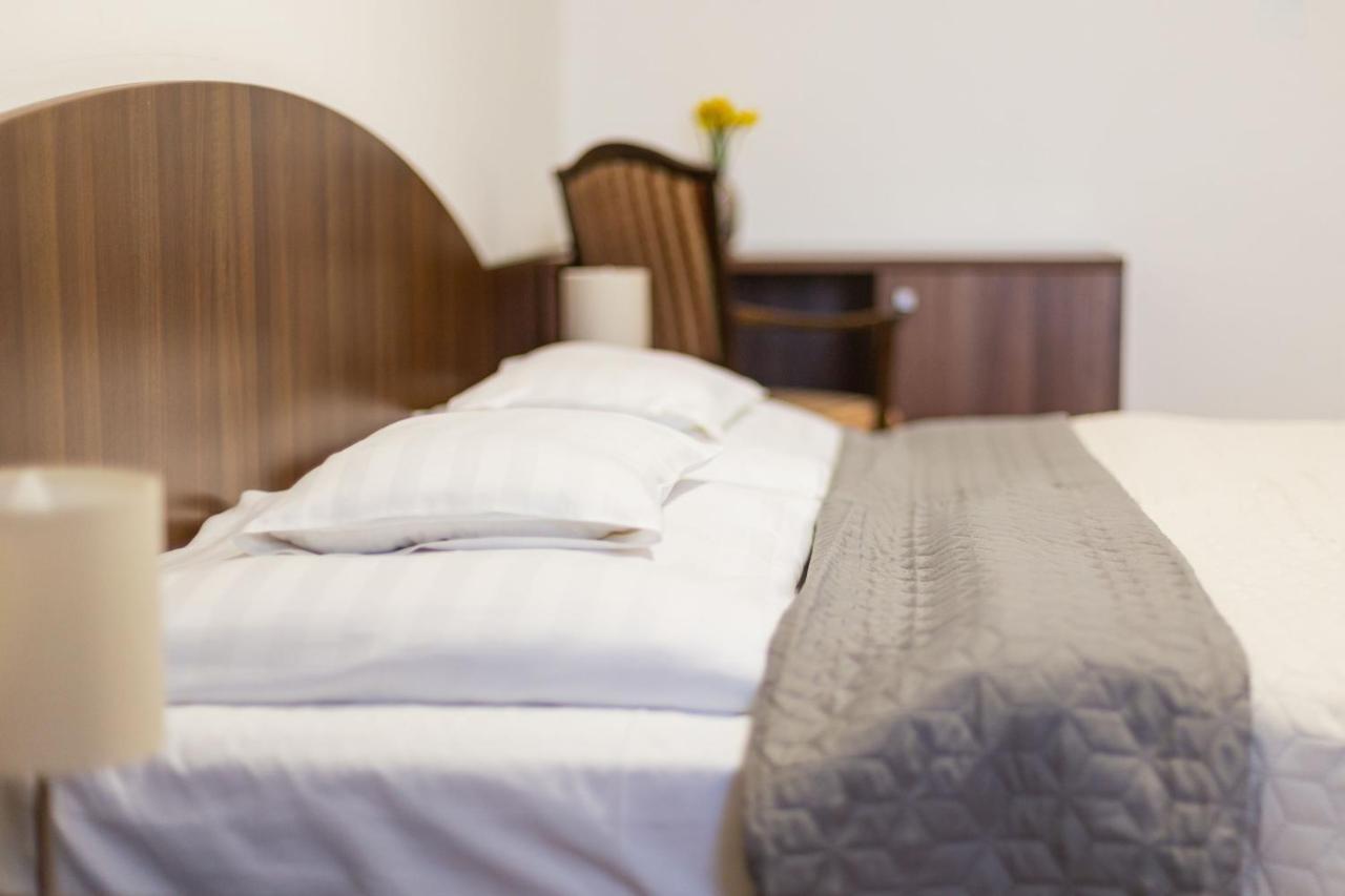 Tercia Hubertus Panzio Bed & Breakfast Sopron Luaran gambar