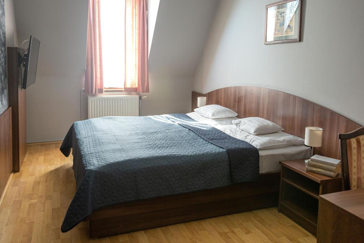 Tercia Hubertus Panzio Bed & Breakfast Sopron Luaran gambar