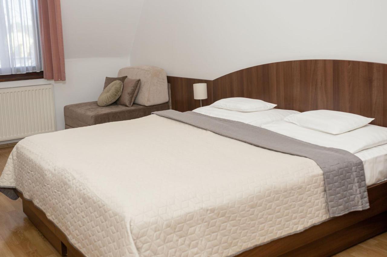 Tercia Hubertus Panzio Bed & Breakfast Sopron Luaran gambar
